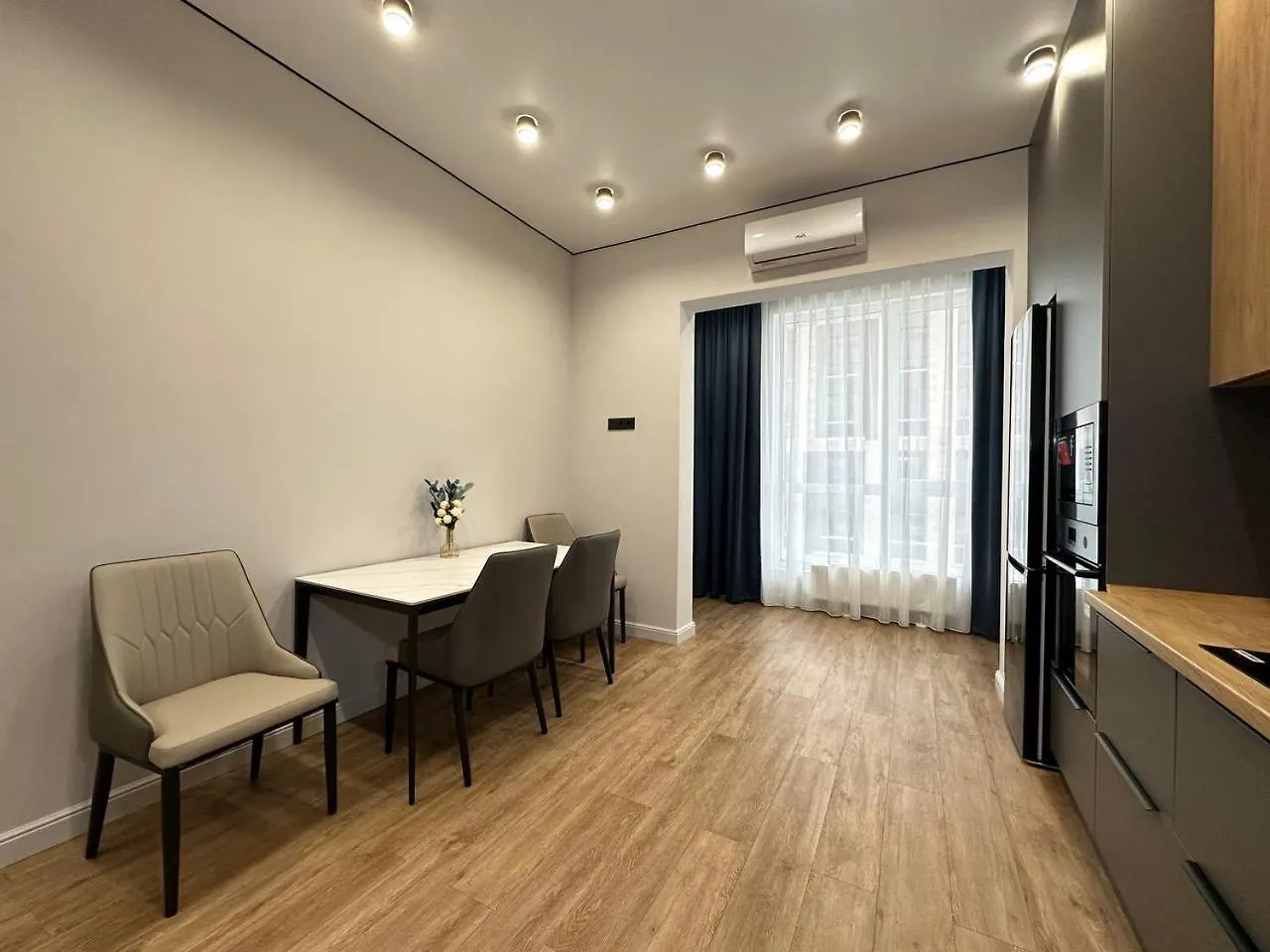 Downtown Apartment Comfort City 152 Almaty