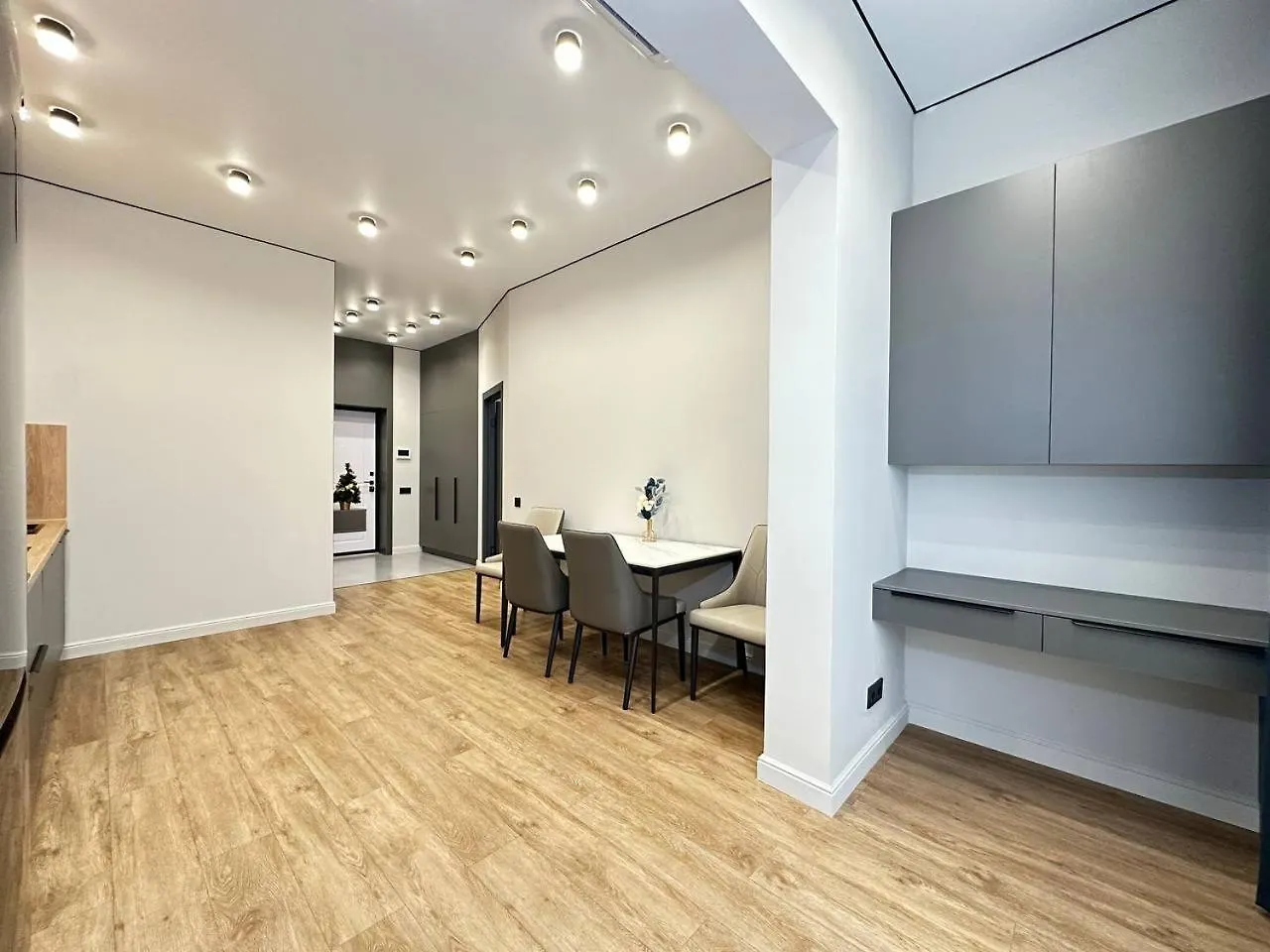 Downtown Apartment Comfort City 152 Almaty